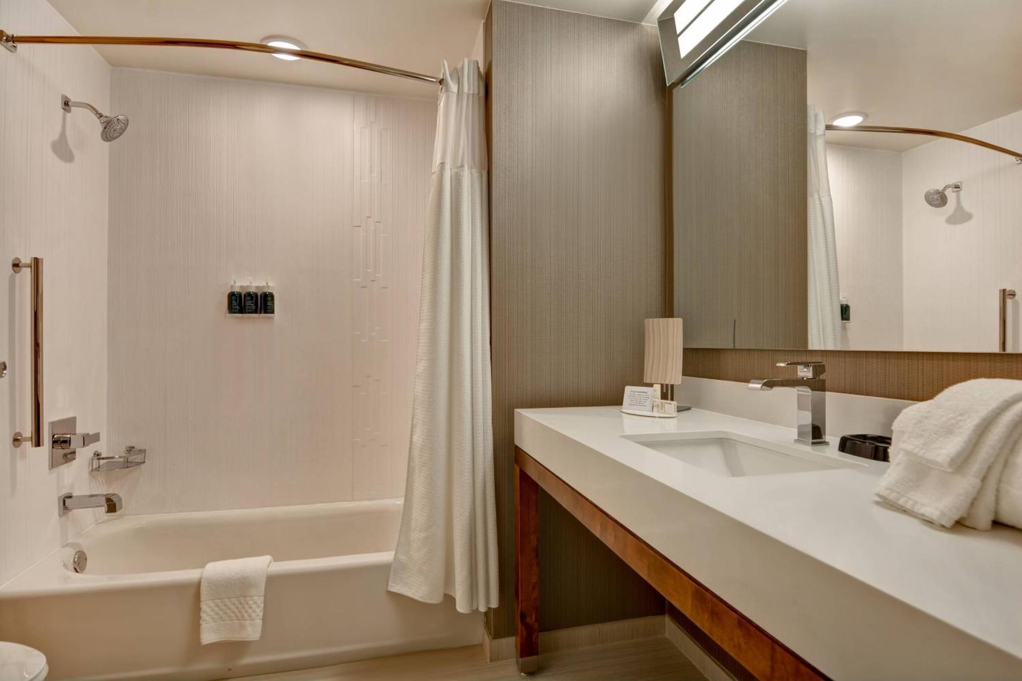 Courtyard By Marriott Bentonville Rogers Promenade Zewnętrze zdjęcie
